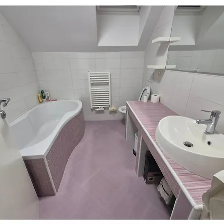 Apartma Pri Lovcu * Trzin